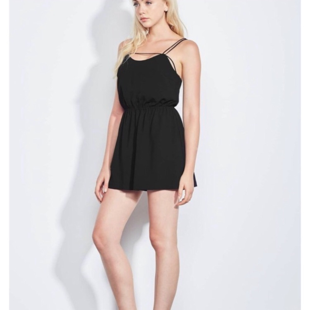 Ali & Jay Strappy Bodice Romper: Size Medium - Picture 2 of 11